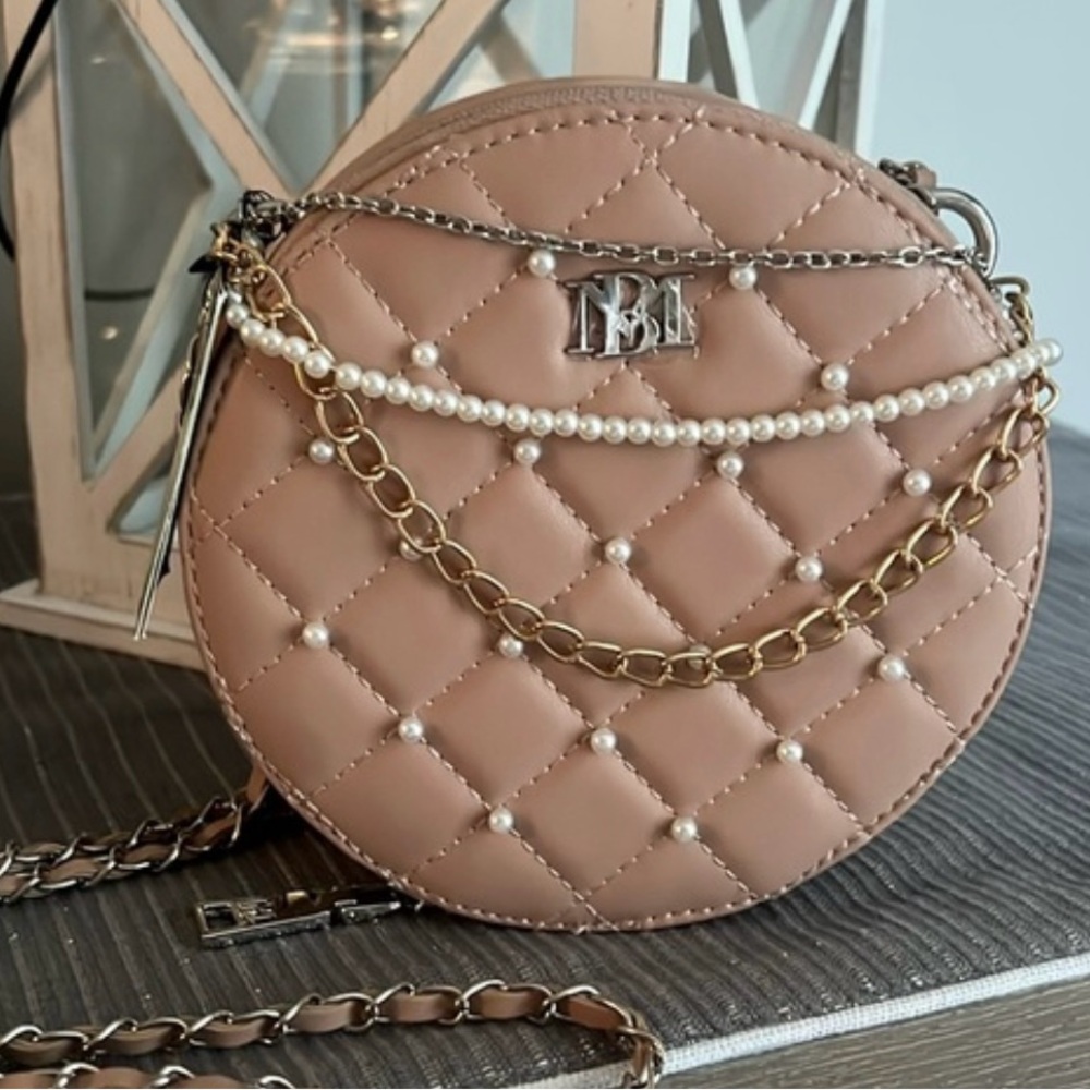NWT Badgley Mischka Pink Round Diamond Quilted Crossbody w/Pearls & Dustbag